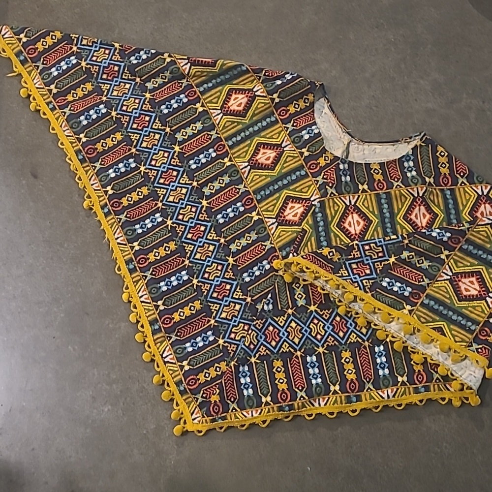 VINTAGE 60s HANDMADE BOHO PATTERNED PONCHO SWEATER